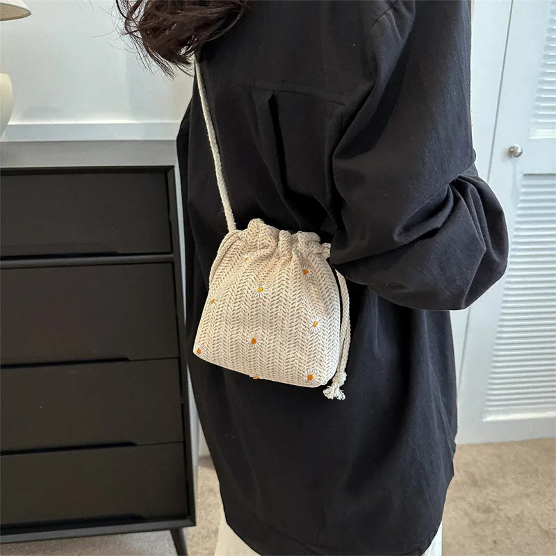 Nontium -  Tide Fashion Lace INS Bucket Bag: Straw Braid Single Shoulder Crossbody